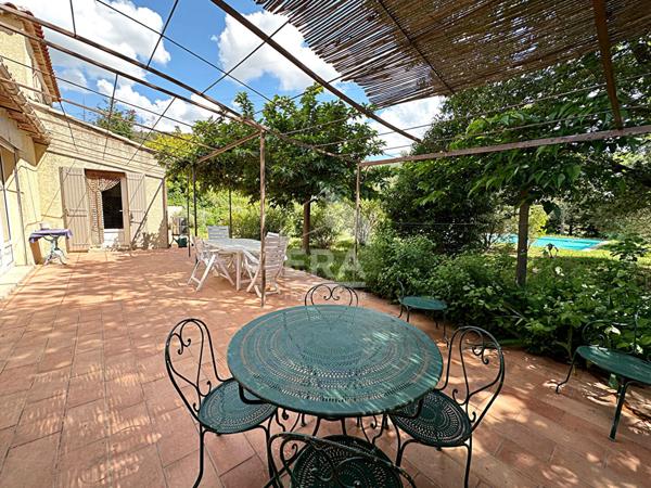 Belle Propriété 7 pièces Rognes 185m2 sur 11 000m² de terrain