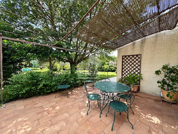 Belle Propriété 7 pièces Rognes 185m2 sur 11 000m² de terrain