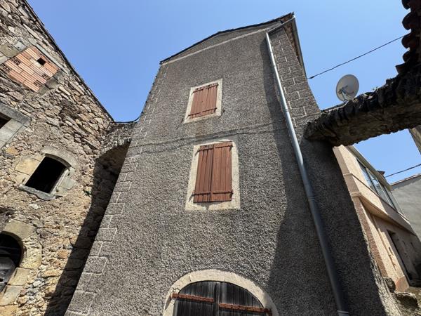 Maison de village-2 chambres- véranda - garage