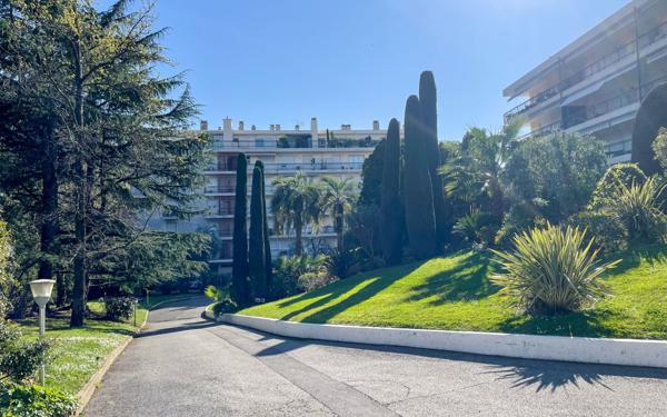 Appartement à louer    3 pièces • 81,41 m2 Cannes