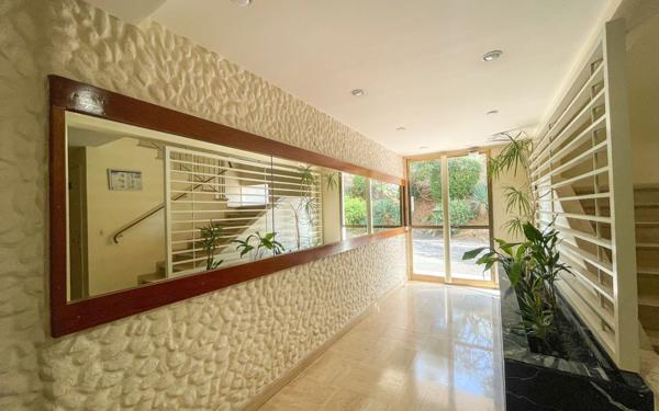 Appartement à louer    3 pièces • 81,41 m2 Cannes