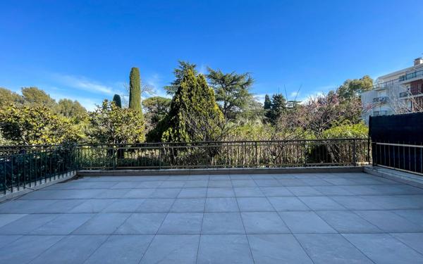 Appartement à louer    3 pièces • 81,41 m2 Cannes