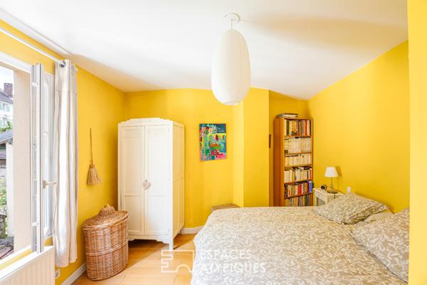 Maison de Charme en Pierre avec Atelier et Jardin bordé par un ru