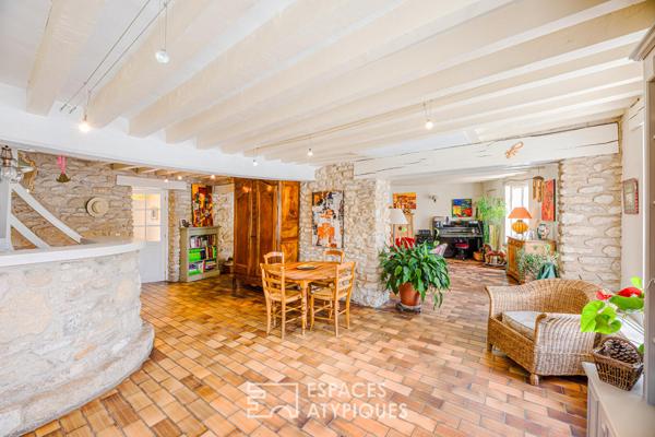 Maison de Charme en Pierre avec Atelier et Jardin bordé par un ru