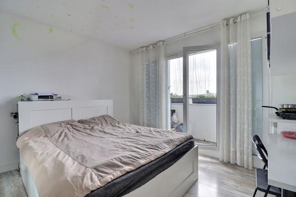 Appartement 4 pièce(s) 75.05 m2+ CAVE+ PLACE DE PARKING