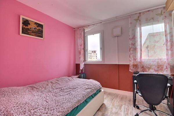 Appartement 4 pièce(s) 75.05 m2+ CAVE+ PLACE DE PARKING