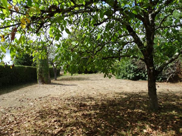 Mussidan (24400) Maison T5 avec sous-sol. A pied du centre ville.