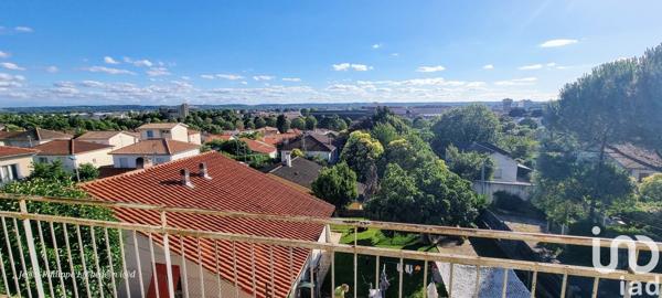 Maison traditionnelle 7 pièces de 174 m² à Bon-Encontre (47240)