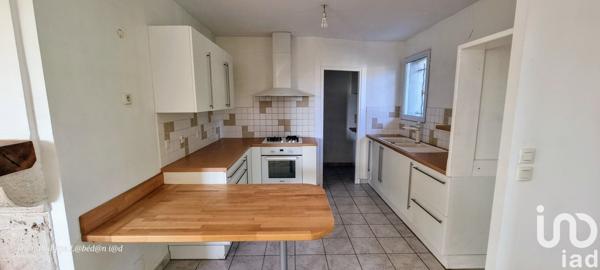 Maison traditionnelle 7 pièces de 174 m² à Bon-Encontre (47240)