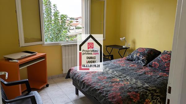 Villa 3 faces 3 chambres avec piscine quartier calme