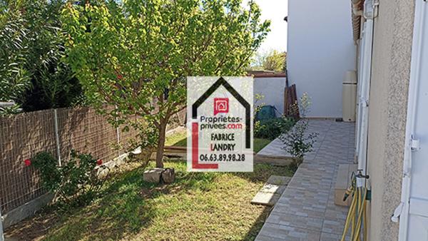 Villa 3 faces 3 chambres avec piscine quartier calme