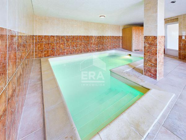 Belle Villa avec Piscine Intérieure et Sauna à Cardaillac-Layoule