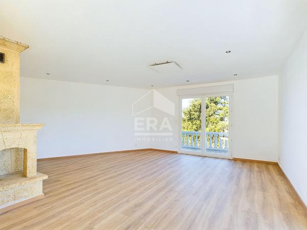 Belle Villa avec Piscine Intérieure et Sauna à Cardaillac-Layoule