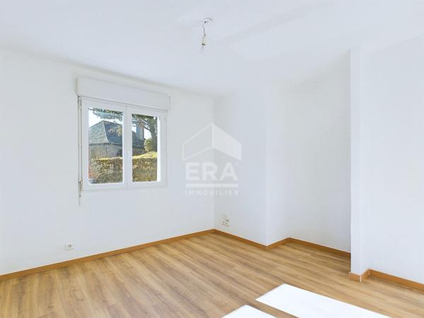 Belle Villa avec Piscine Intérieure et Sauna à Cardaillac-Layoule