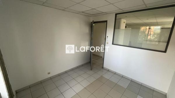 Location bureau Le Lamentin - 4 pièce(s) - 39 m² - 1 738 €/mois