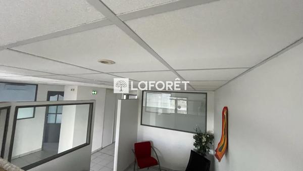 Location bureau Le Lamentin - 4 pièce(s) - 39 m² - 1 738 €/mois