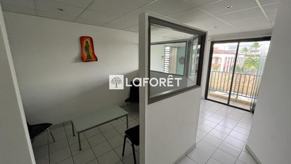 Location bureau Le Lamentin - 4 pièce(s) - 39 m² - 1 738 €/mois