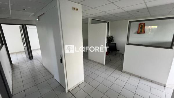 Location bureau Le Lamentin - 4 pièce(s) - 39 m² - 1 738 €/mois