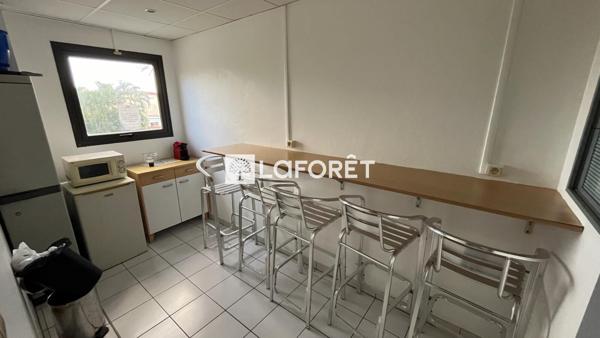 Location bureau Le Lamentin - 4 pièce(s) - 39 m² - 1 738 €/mois