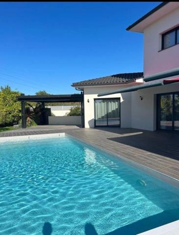 Location Maison 4 Chambres, jardin, piscine 33160
