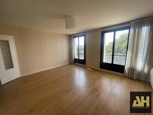 BREST LA CROIX-ROUGE - APPARTEMENT T3 DE 78 m² - GARAGE - ASCENSEUR - BALCON TERRASSE