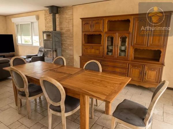 Location                                                      Maison
                        
                     6 pièces                      223 m2                     à Beaugency