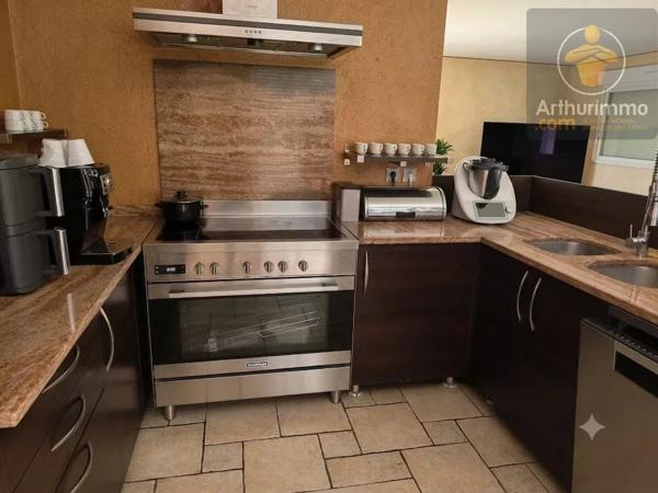 Location                                                      Maison
                        
                     6 pièces                      223 m2                     à Beaugency