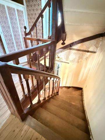 Maison en pierre 105m², 3 chambres sur 1 hectare de terrain + 3ha de terrain indépendants supplémentaires 78 000 €