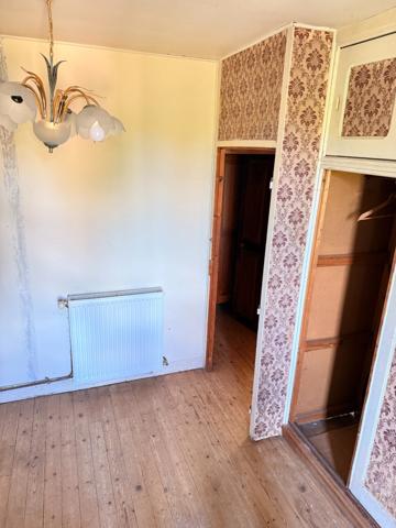 Maison en pierre 105m², 3 chambres sur 1 hectare de terrain + 3ha de terrain indépendants supplémentaires 78 000 €