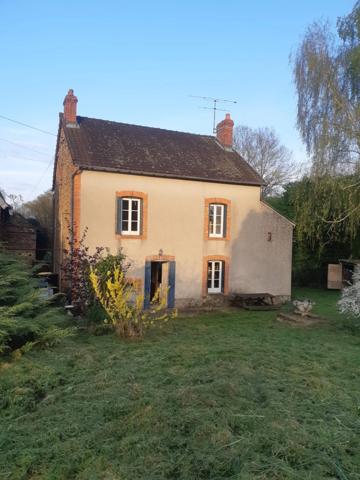 Maison en pierre 105m², 3 chambres sur 1 hectare de terrain + 3ha de terrain indépendants supplémentaires 78 000 €