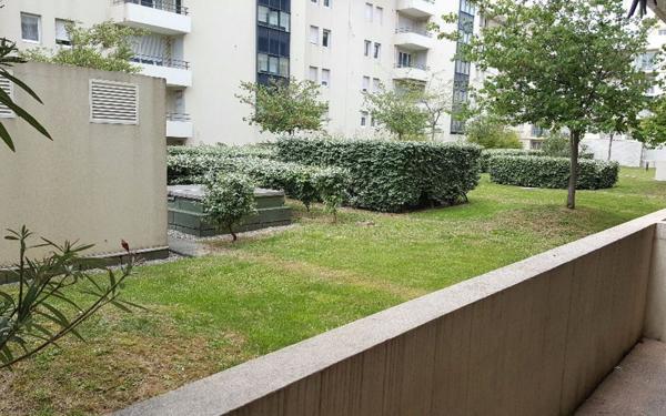 Appartement à louer    2 pièces • 33 m2 Marseille 5