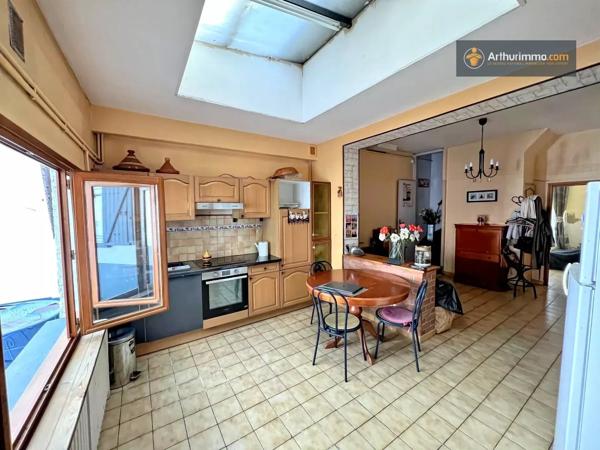 Vente                                                      Maison
                        
                     6 pièces                      100 m2                     à Seclin