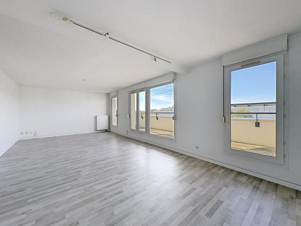 APPARTEMENT T3 REIMS COMÉDIE