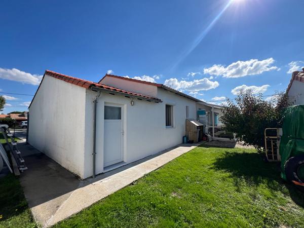 MAISON PLAIN PIED PROCHE MER AVEC GRAND TERRAIN