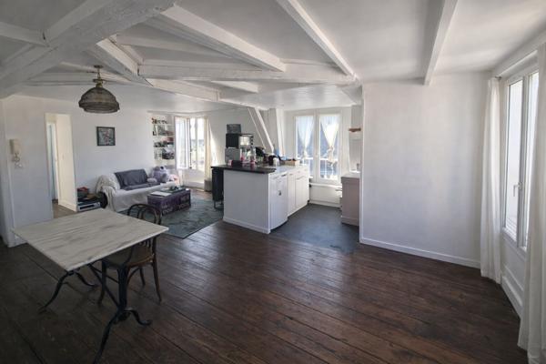 POITIERS APPARTEMENT T3 TERRASSE CENTRE VILLE