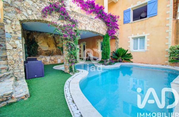 Maison à vendre 10 pièces 238 m² Sainte-Maxime