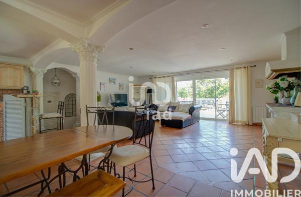 Maison à vendre 10 pièces 238 m² Sainte-Maxime