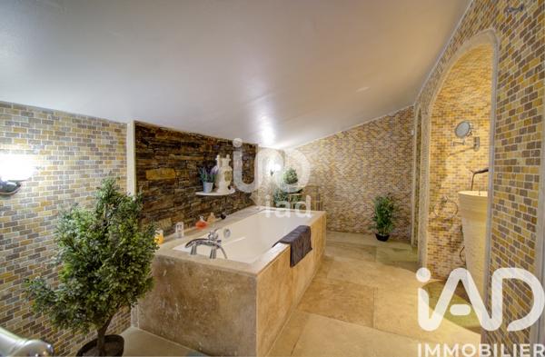 Maison à vendre 10 pièces 238 m² Sainte-Maxime