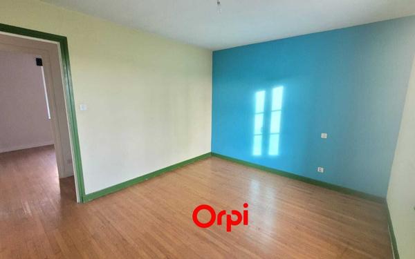 Maison à vendre    8 pièces •  La Côte-Saint-André