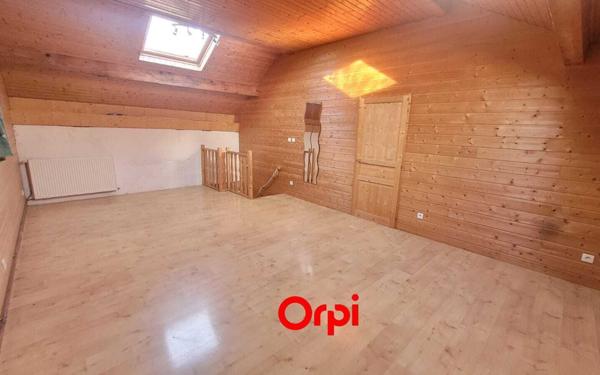 Maison à vendre    8 pièces •  La Côte-Saint-André