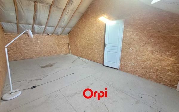 Maison à vendre    8 pièces •  La Côte-Saint-André