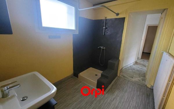 Maison à vendre    8 pièces •  La Côte-Saint-André