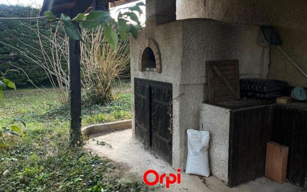 Maison à vendre    8 pièces •  La Côte-Saint-André