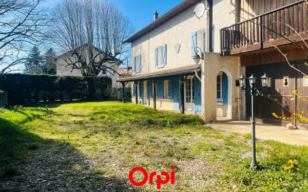 Maison à vendre    8 pièces •  La Côte-Saint-André