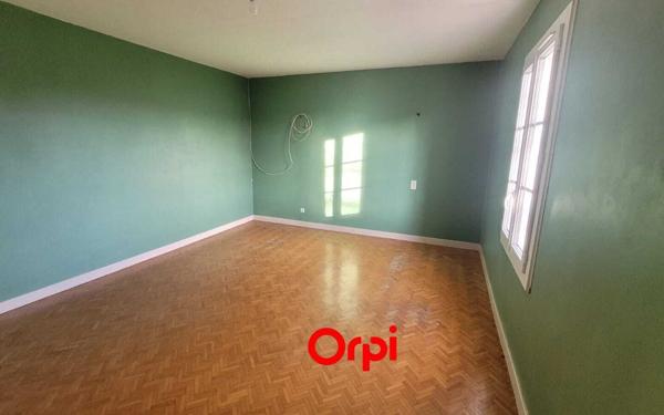 Maison à vendre    8 pièces •  La Côte-Saint-André