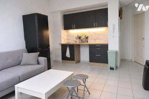 Années 2000 - En dernier étage - Appartement T2 de 34 m² à vendre à GAP 05000 - Ascenseur - Cave ...