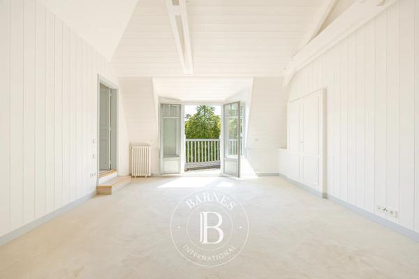 Garches, Maison 4 Chambres -  237 m² à vendre