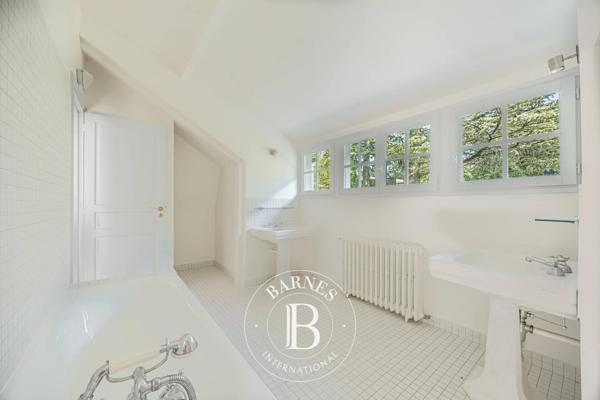Garches, Maison 4 Chambres -  237 m² à vendre