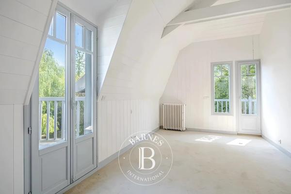 Garches, Maison 4 Chambres -  237 m² à vendre