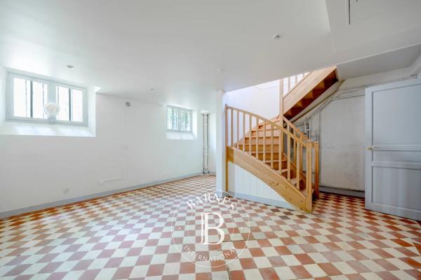 Garches, Maison 4 Chambres -  237 m² à vendre